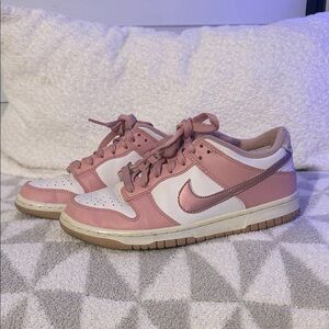 Rose women dunks